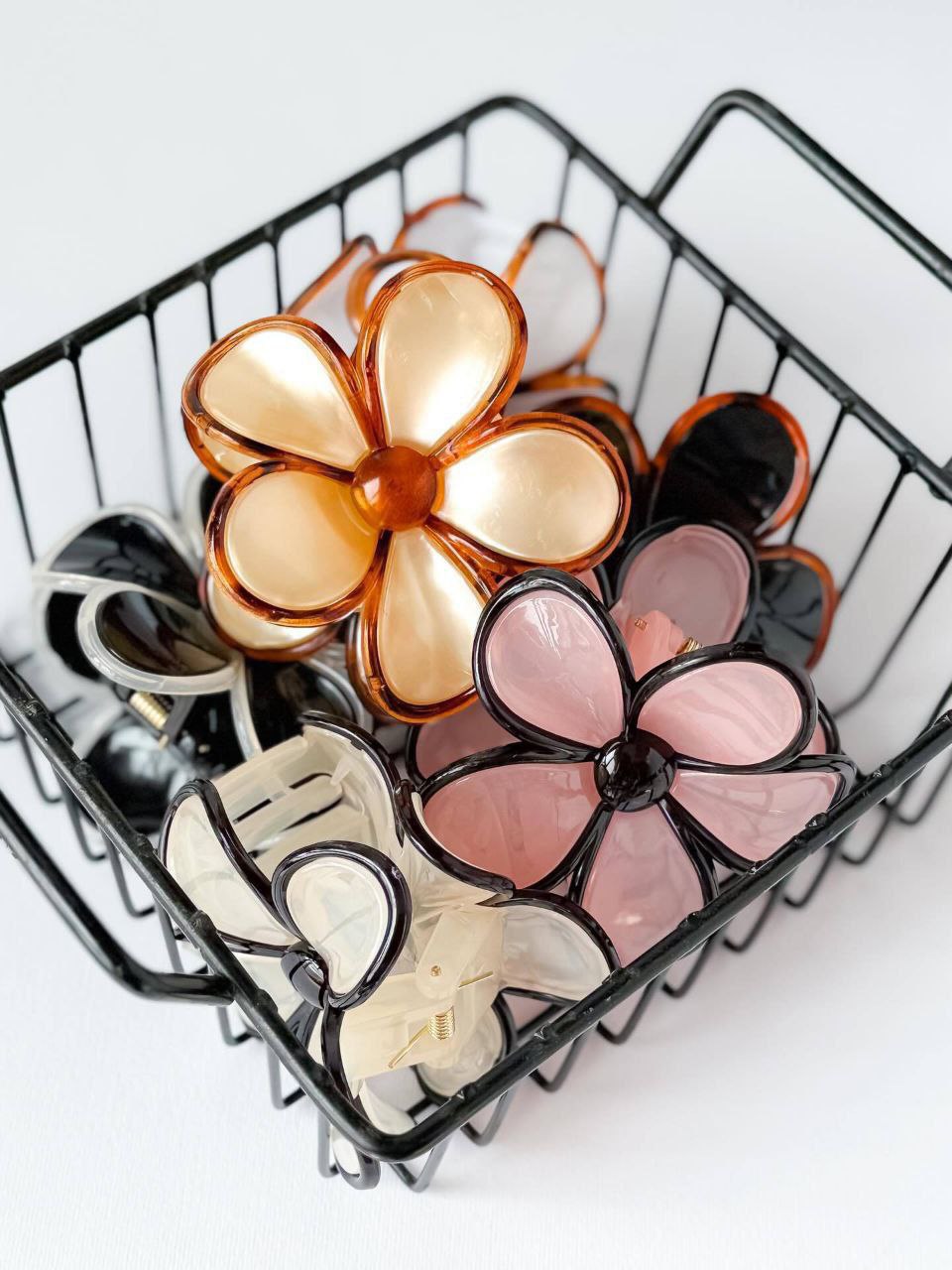 تصویر کلیپس گل پینترستی - سفید 